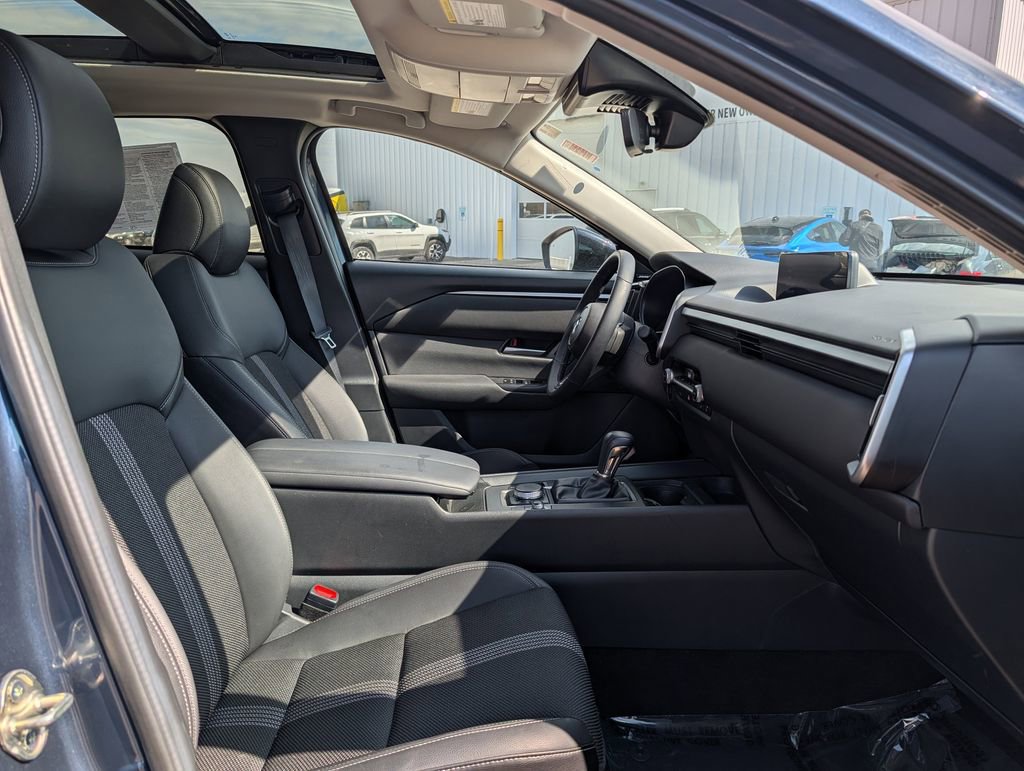Used 2025 MAZDA CX-50 AWD 2.5 S w/ Premium Package image 17