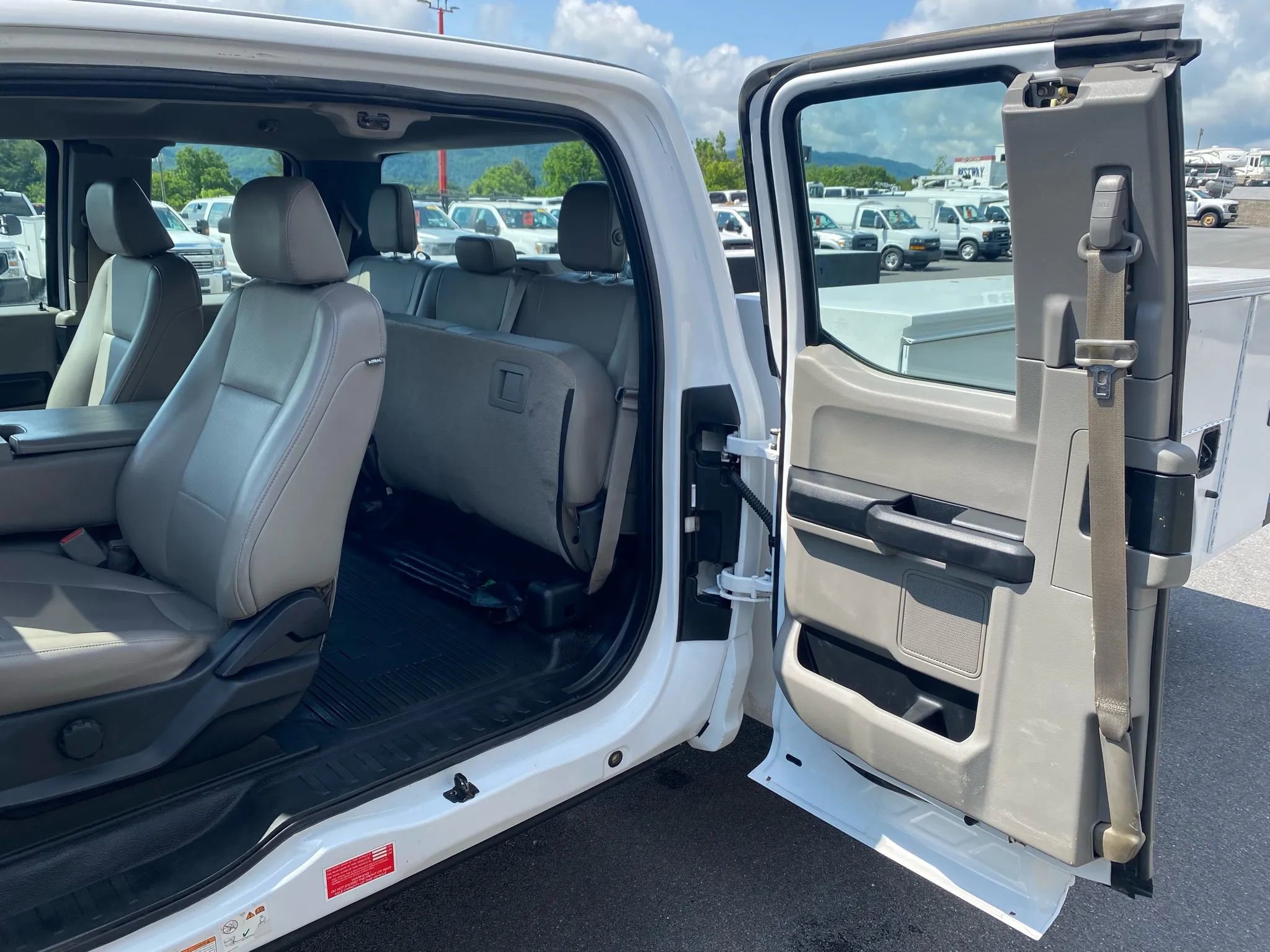 Used 2017 Ford F450 XL w/ Trailer Tow Package AWD/4WD image 22