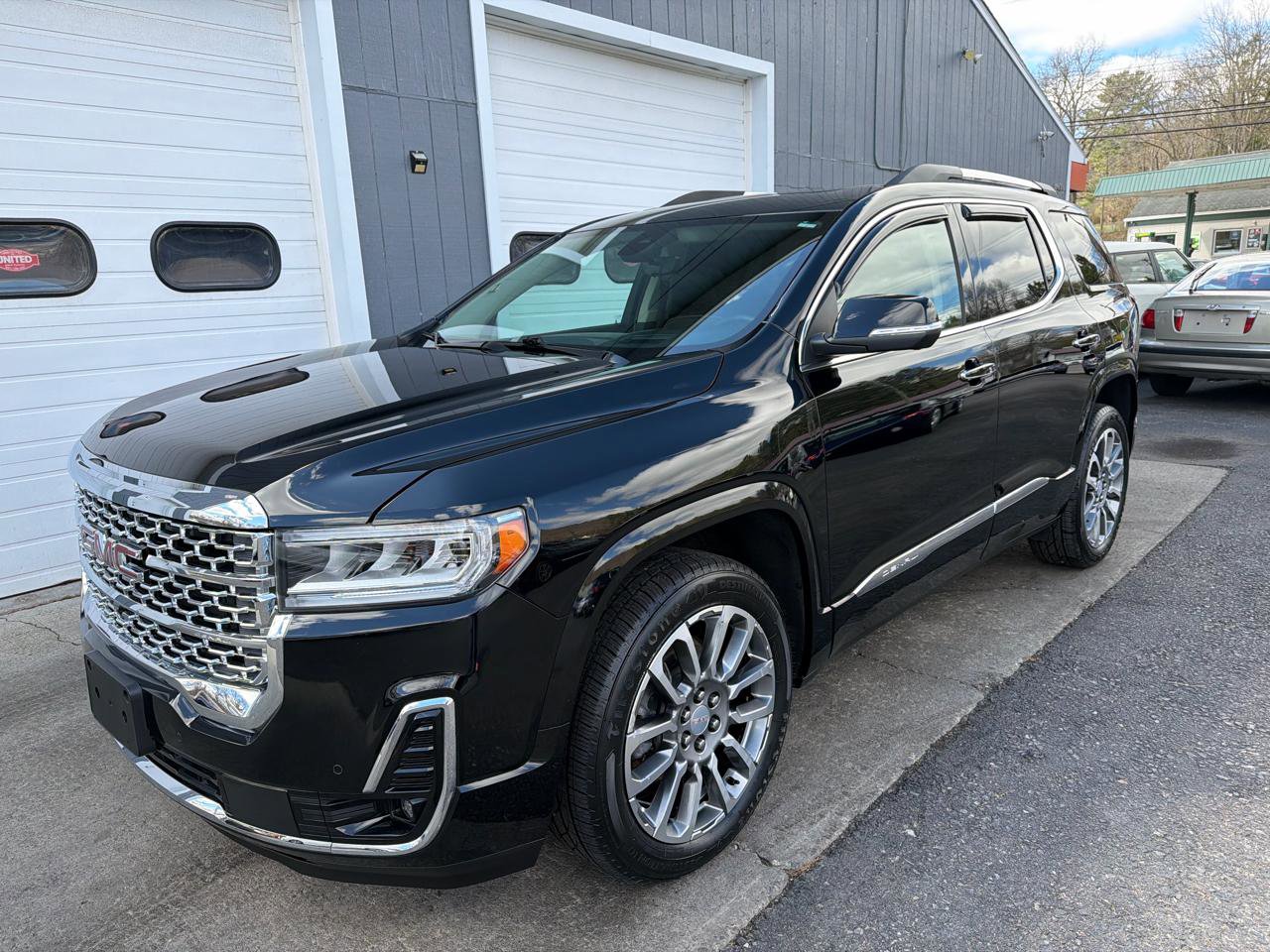 Used 2023 GMC Acadia Denali w/ Denali Ultimate Package