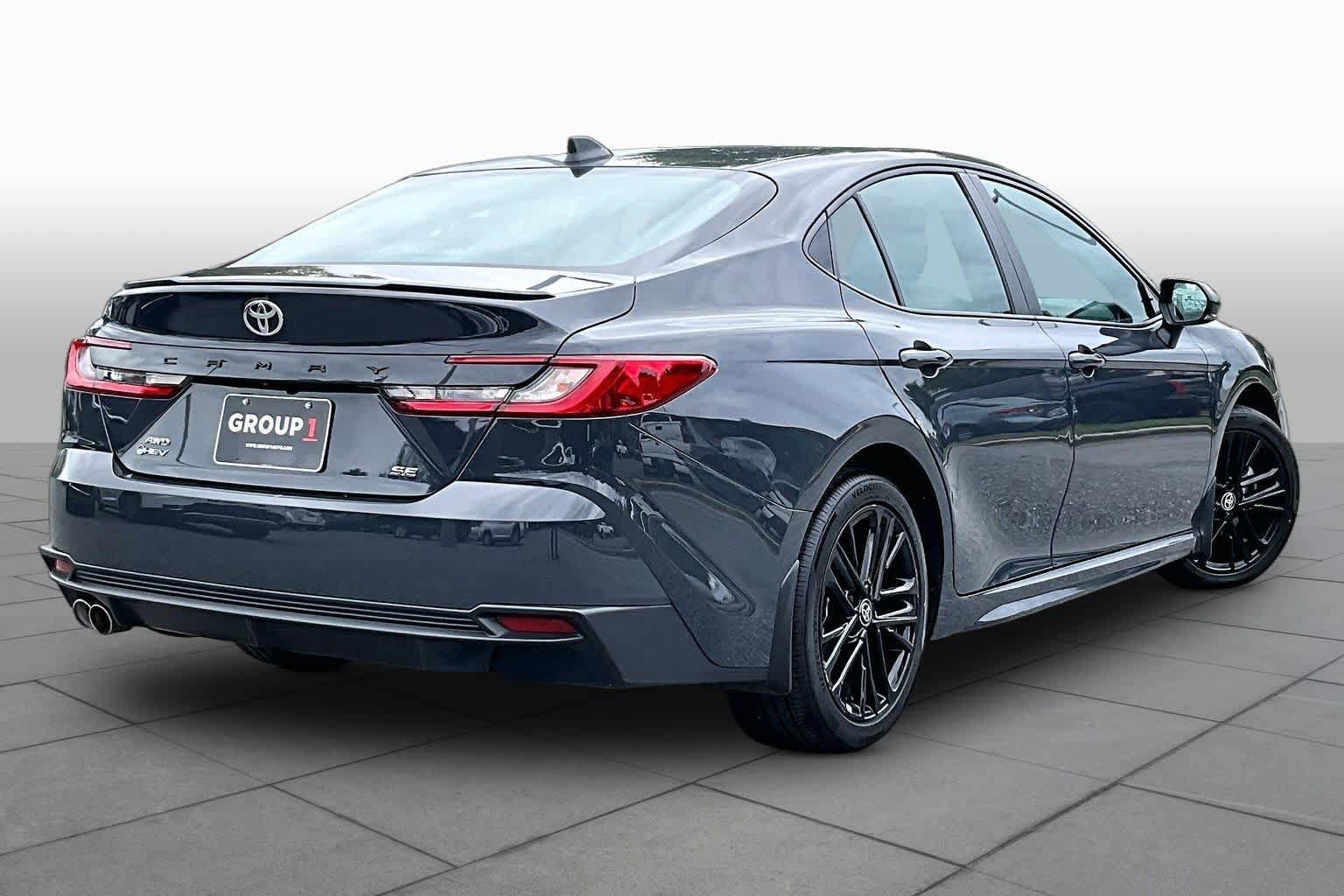Used 2025 Toyota Camry SE w/ Convenience Package AWD/4WD image 13