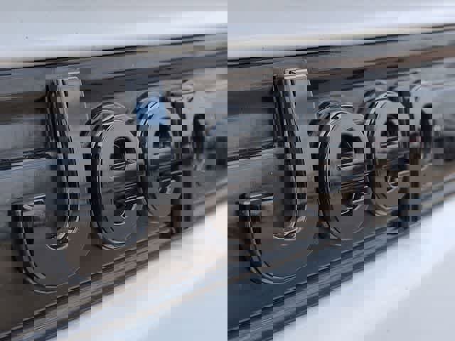 Used 2023 Jeep Grand Cherokee Limited w/ Black Appearance Package image 12