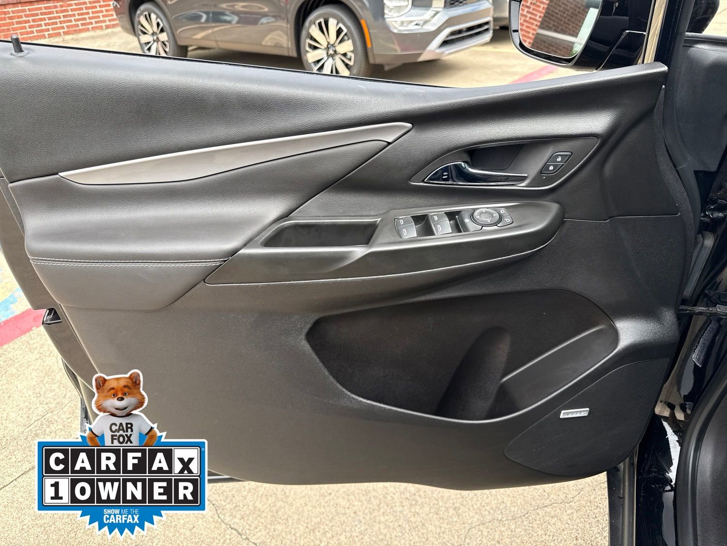 Used 2023 Chevrolet Bolt LT w/ Infotainment Package FWD image 8