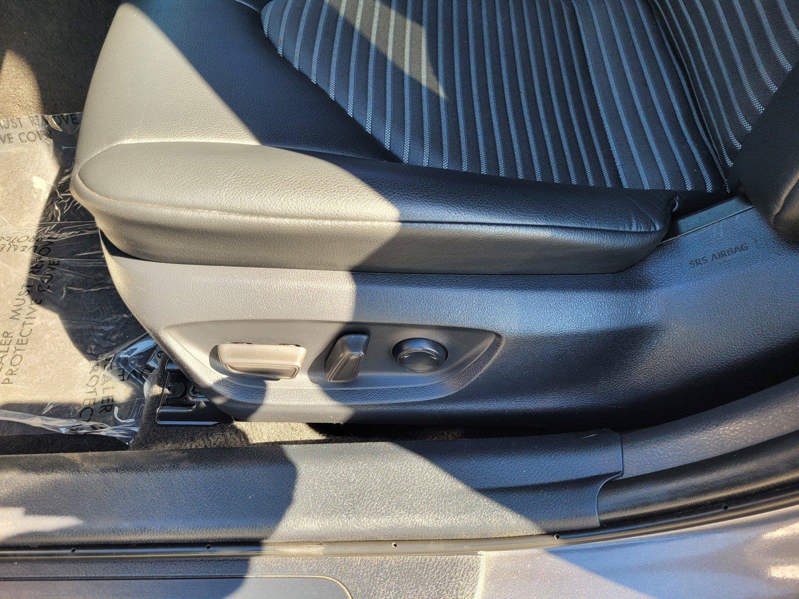Used 2023 Toyota Camry SE FWD image 18