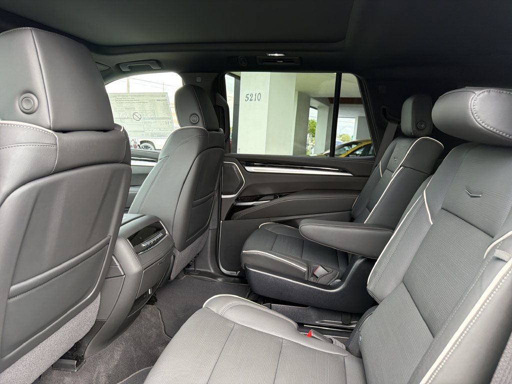 New 2027 Cadillac Escalade Sport w/ LPO, ONYX Package AWD/4WD image 21