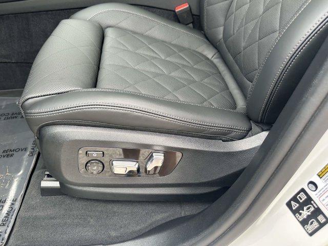 Used 2026 BMW X7 xDrive40i w/ M Sport Package AWD/4WD image 26