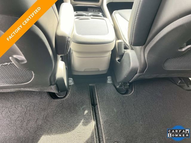 Used 2024 Chrysler Pacifica Limited image 18