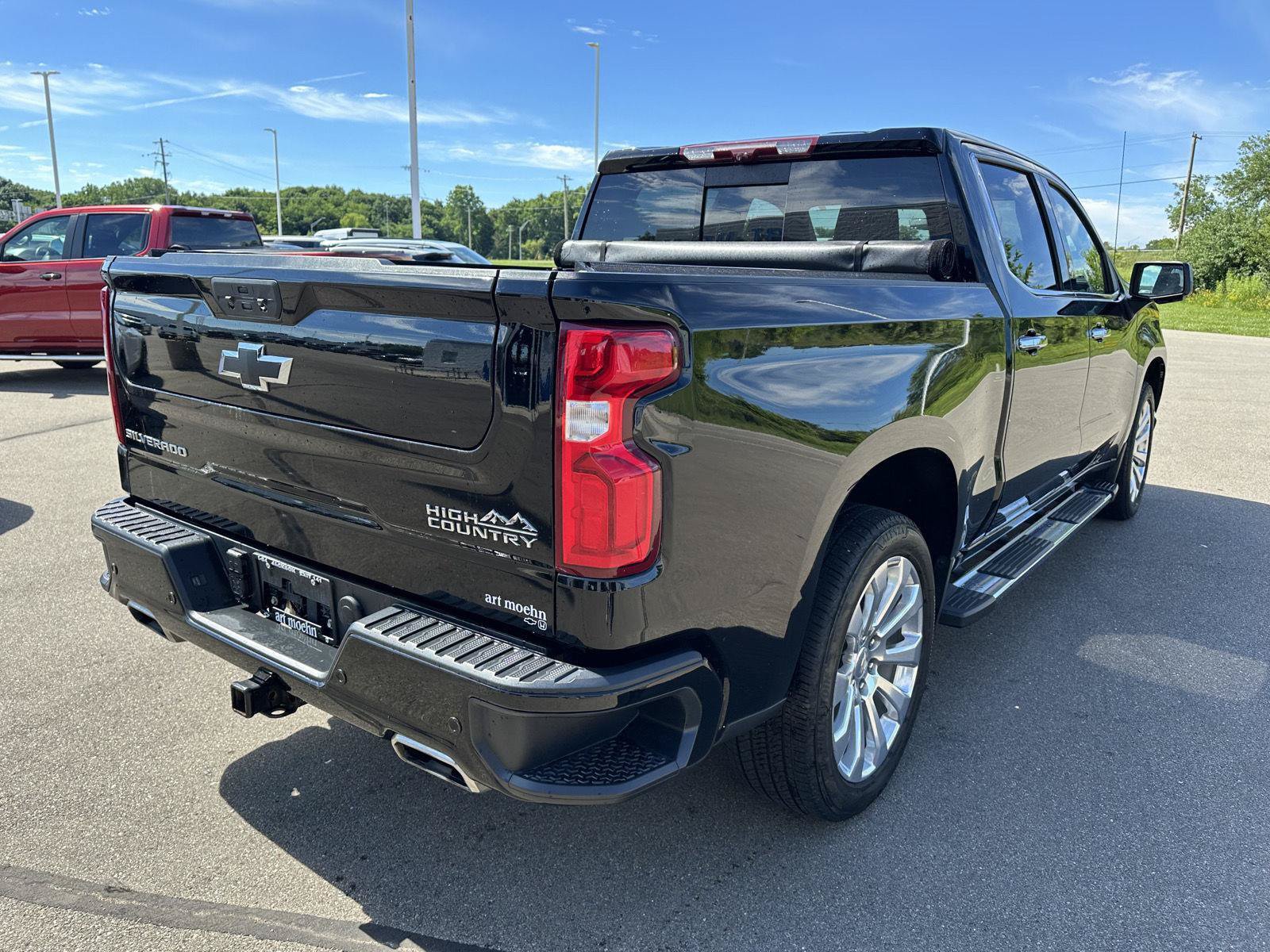 Used 2021 Chevrolet Silverado 1500 High Country w/ Technology Package AWD/4WD image 8