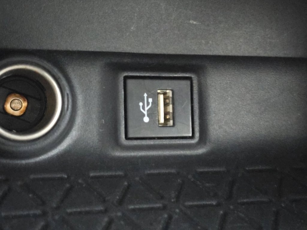 Used 2024 Toyota RAV4 XLE image 5