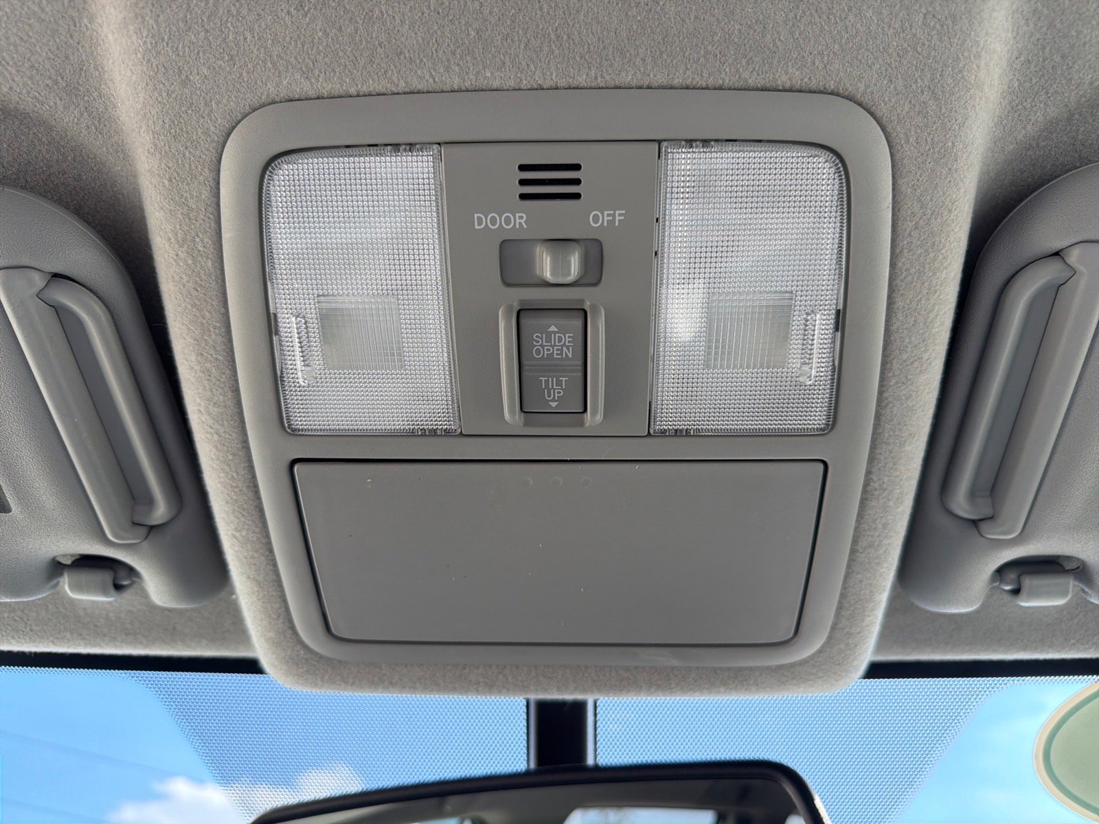 Used 2012 Toyota RAV4 Limited w/ Navigation Value Pkg image 19