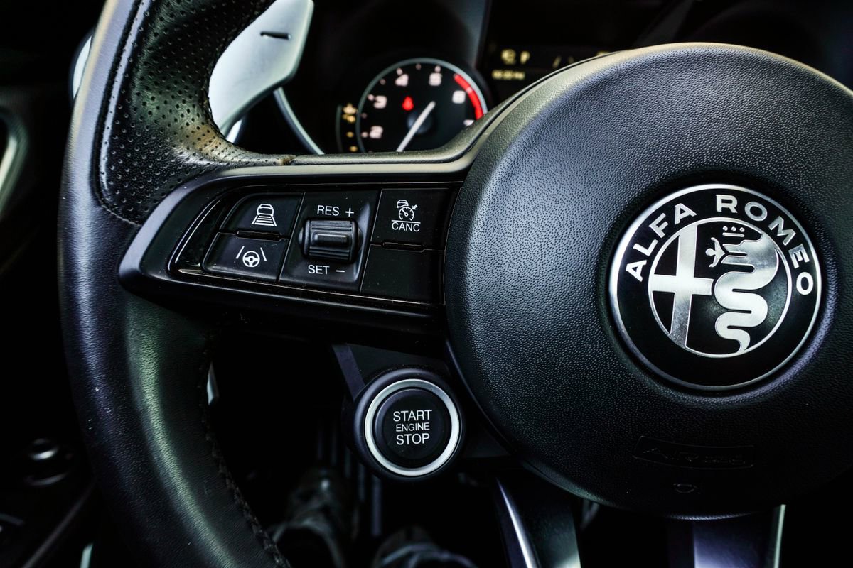 Used 2022 Alfa Romeo Giulia Veloce image 29