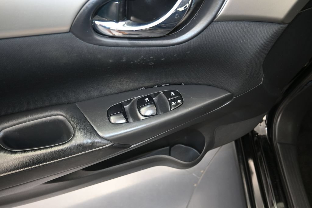 Used 2018 Nissan Sentra S FWD image 11