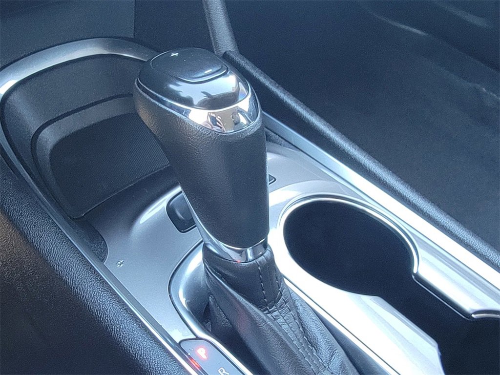 Used 2020 Chevrolet Malibu LT image 30