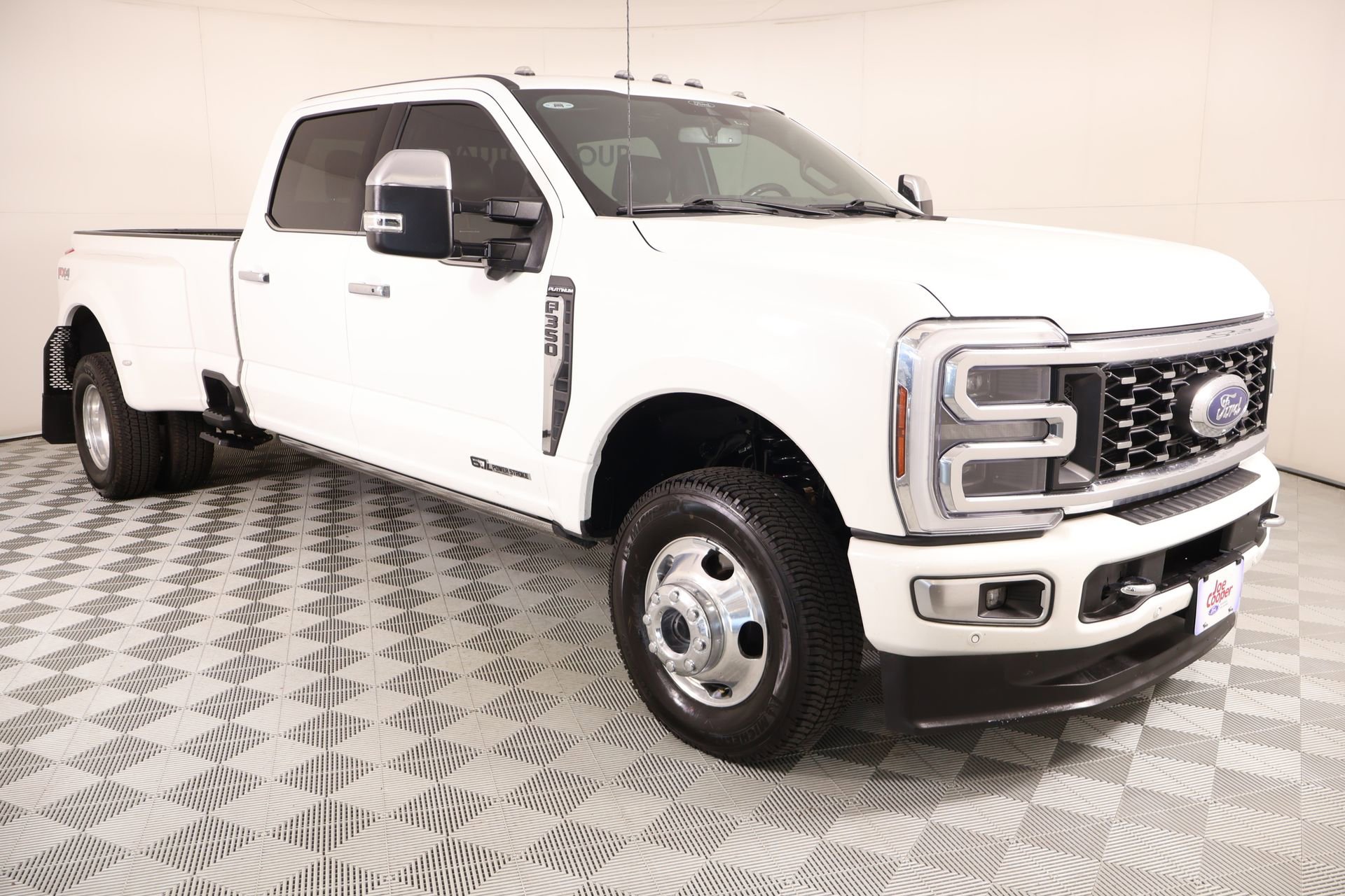 Used 2024 Ford F350 Platinum image 1