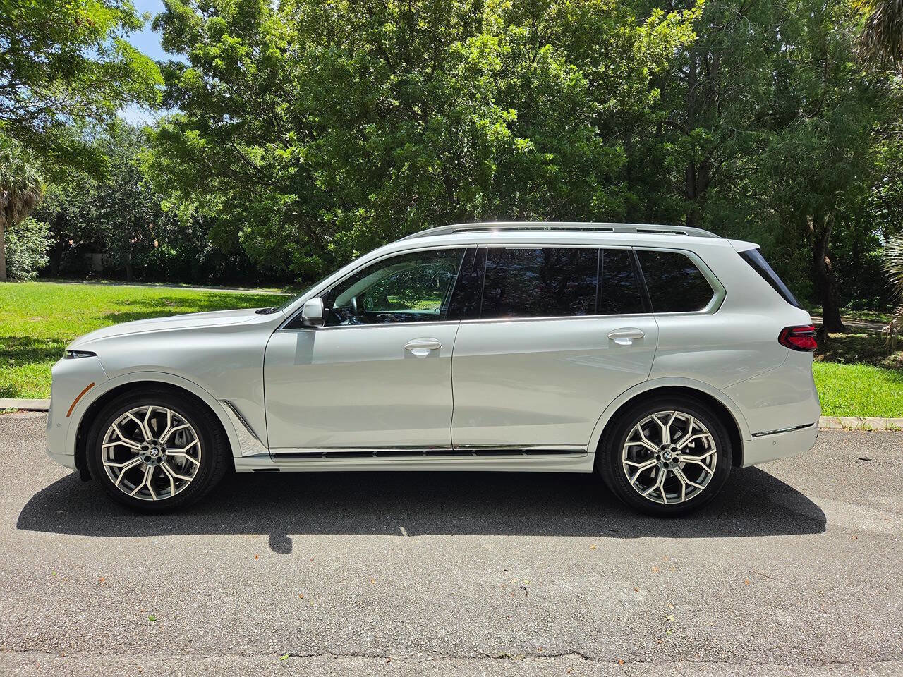 Used 2026 BMW X7 xDrive40i AWD/4WD image 4