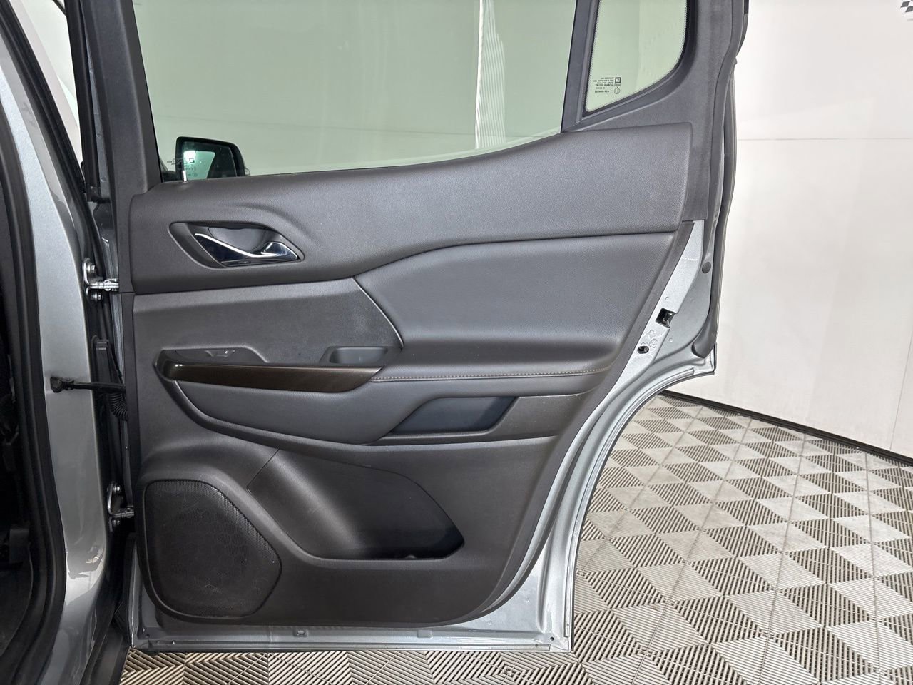 Used 2023 GMC Acadia AT4 w/ Technology Package AWD/4WD image 27