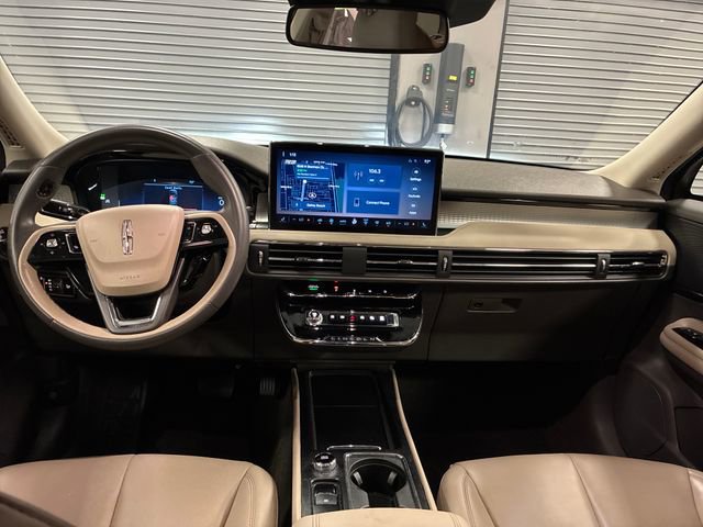 Used 2023 Lincoln Corsair FWD image 12