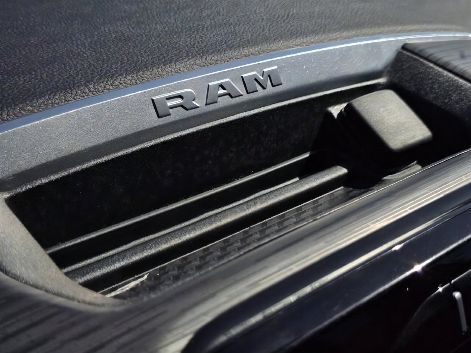 Used 2024 RAM 3500 Laramie w/ Night Edition AWD/4WD image 29