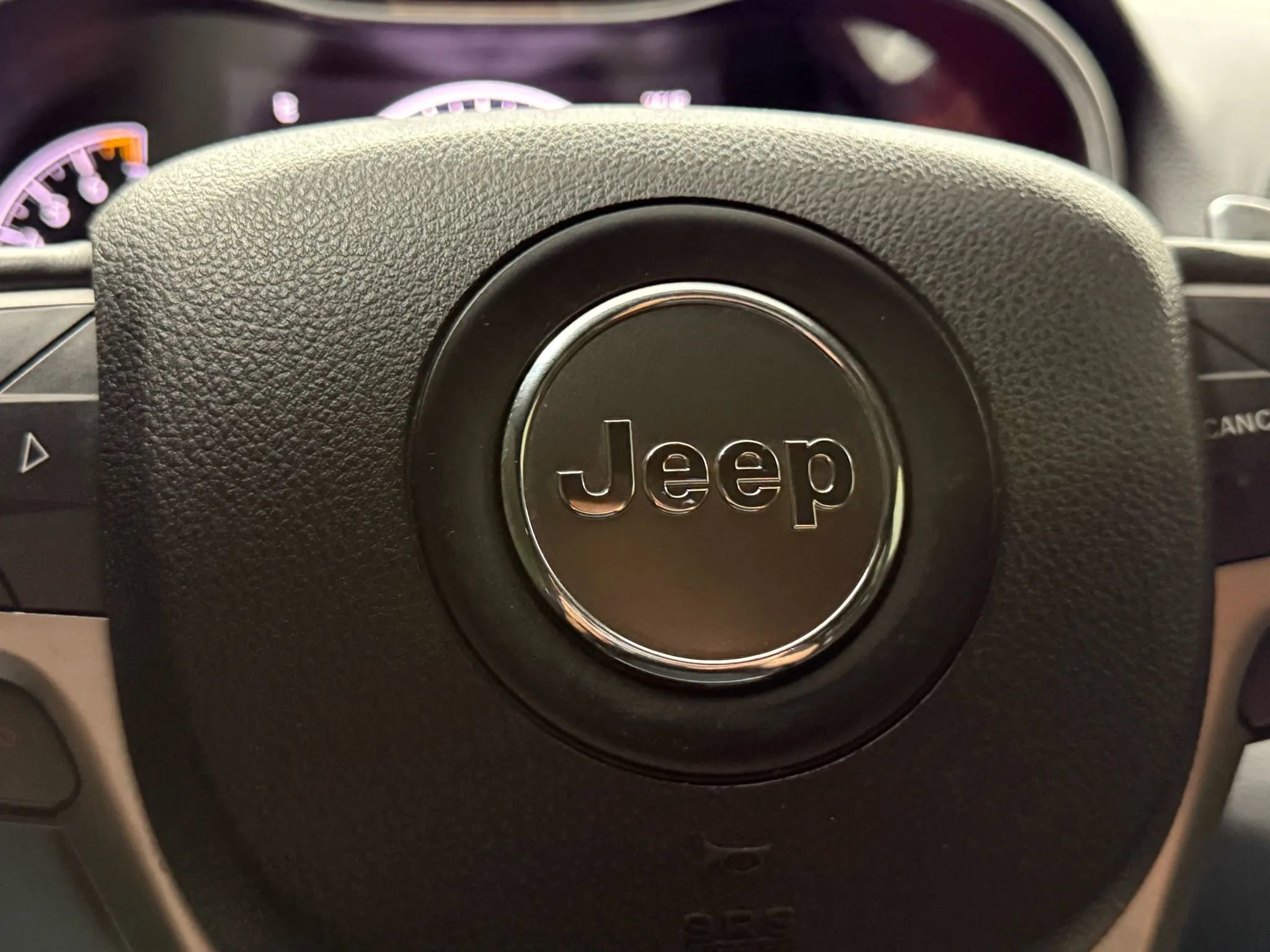 Used 2017 Jeep Grand Cherokee Trailhawk AWD/4WD image 25