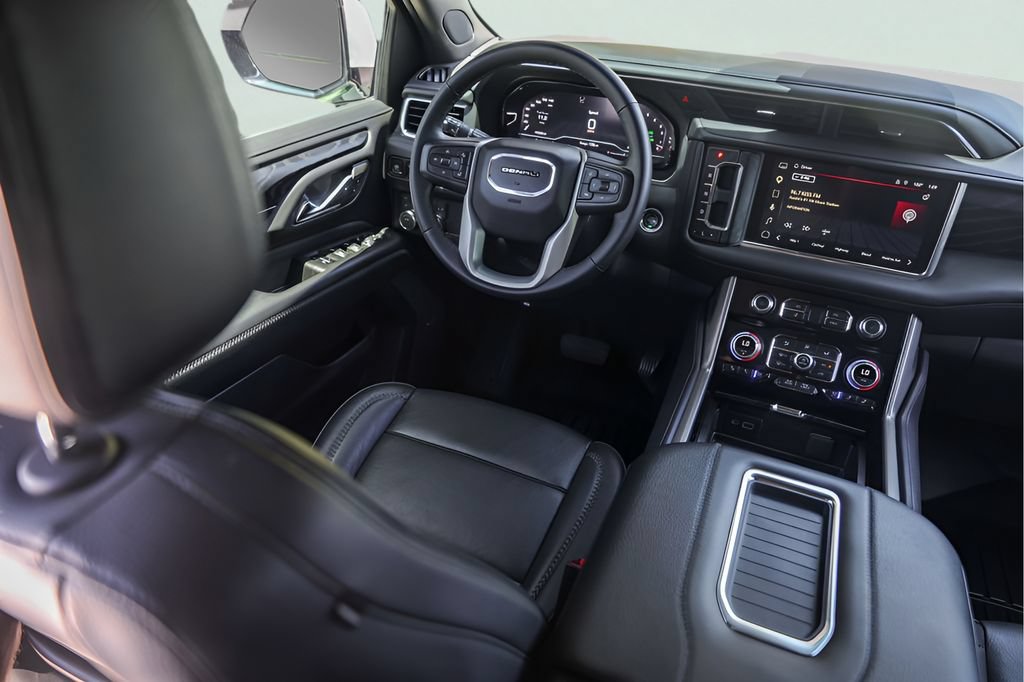 Used 2023 GMC Yukon Denali AWD/4WD image 31