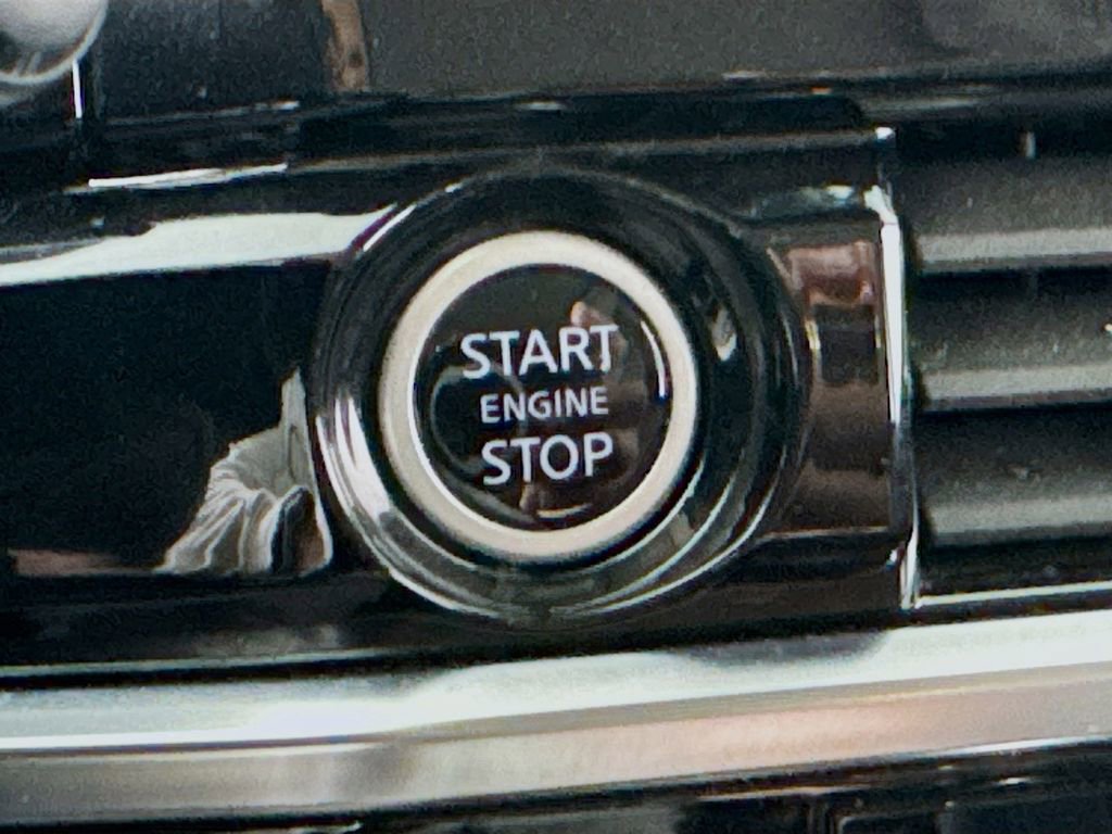 Used 2023 Nissan Pathfinder Platinum w/ Cargo Package image 28