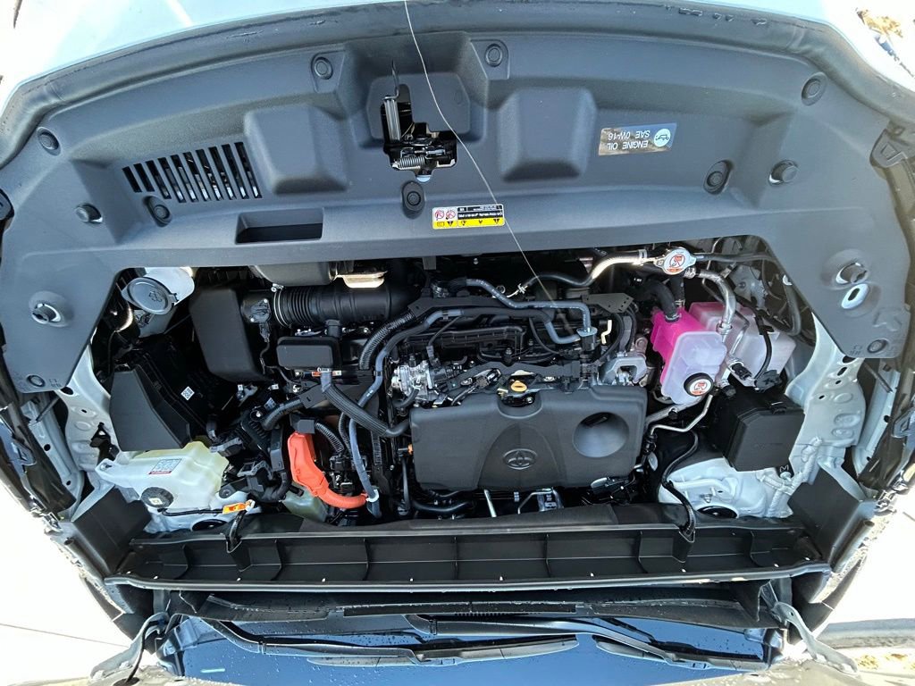 Used 2025 Toyota Highlander XLE image 33