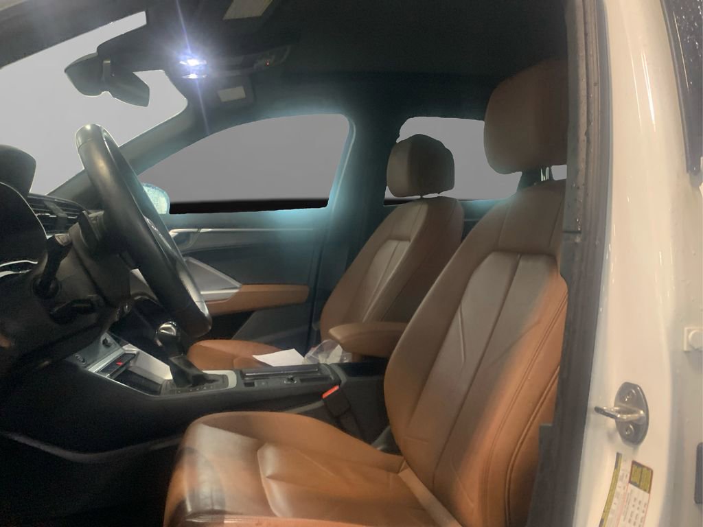 Used 2023 Audi Q3 2.0T Premium w/ Convenience Package image 9