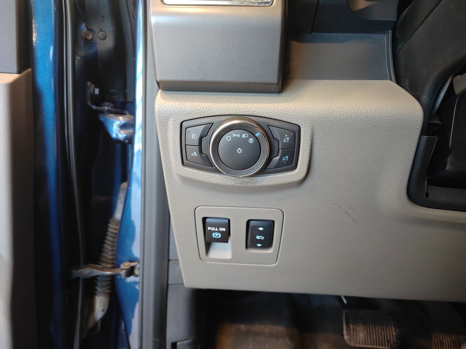 Used 2016 Ford F150 XLT w/ Equipment Group 302A Luxury image 10