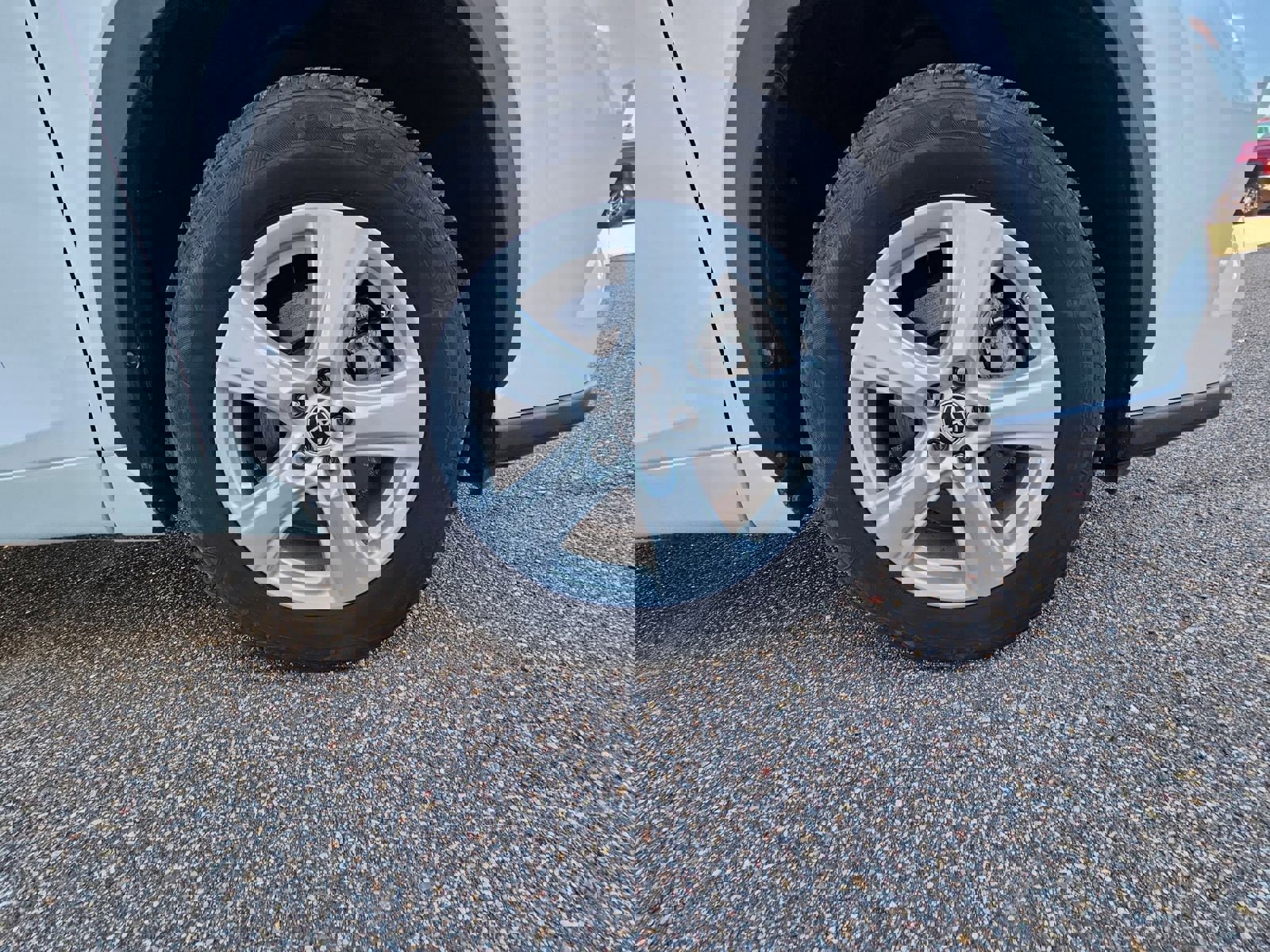 Used 2023 Toyota Highlander L image 57