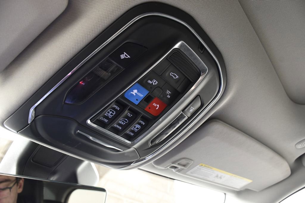 Used 2022 Jeep Grand Cherokee Limited 4xe w/ Luxury Tech Group II image 32