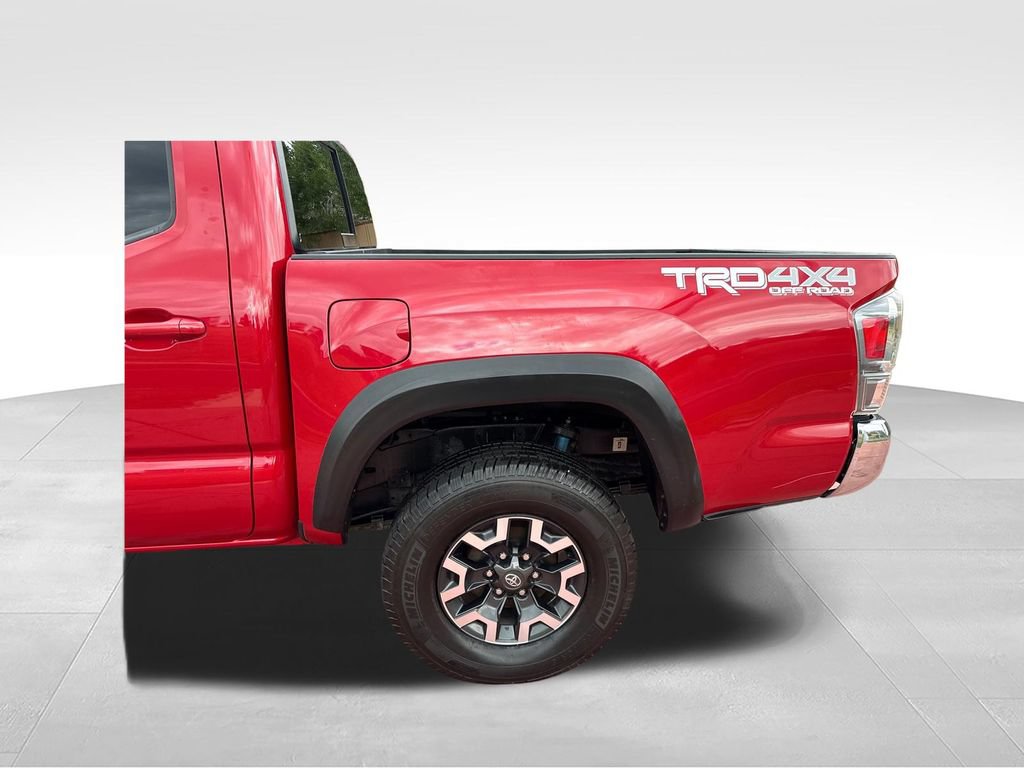Used 2022 Toyota Tacoma TRD Off-Road AWD/4WD image 32