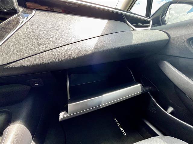 Used 2025 Toyota Corolla LE FWD image 20