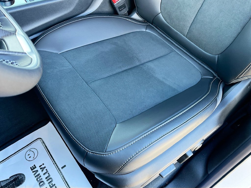 New 2026 Jeep Grand Cherokee Altitude RWD image 18
