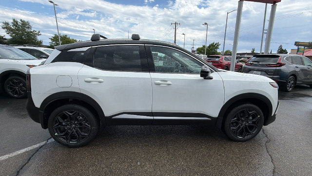 New 2026 Nissan Kicks SR AWD/4WD image 3