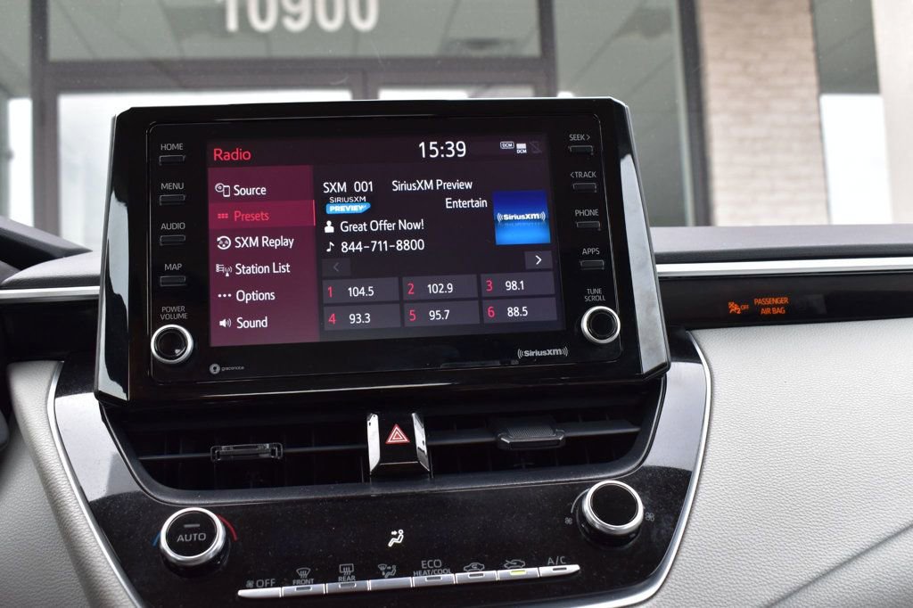 Used 2022 Toyota Corolla LE image 32