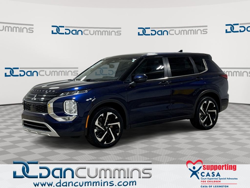 Used 2024 Mitsubishi Outlander SE FWD image 1