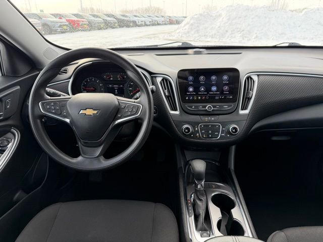 Used 2025 Chevrolet Malibu LT image 25