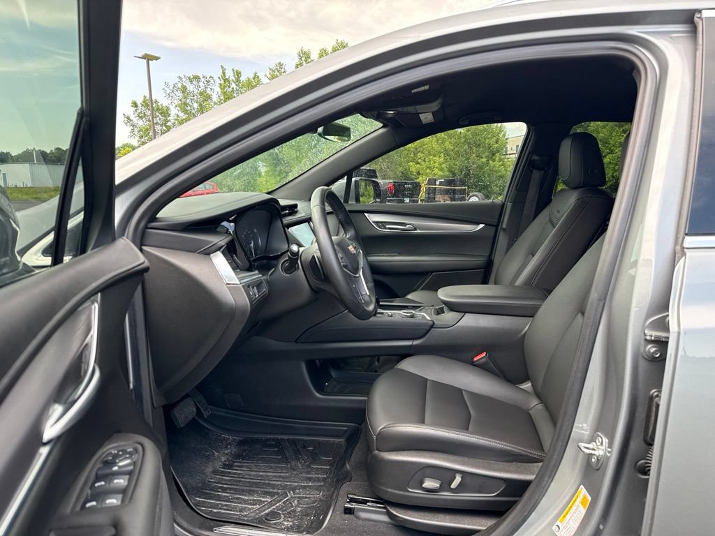 Used 2024 Cadillac XT5 Luxury FWD image 8