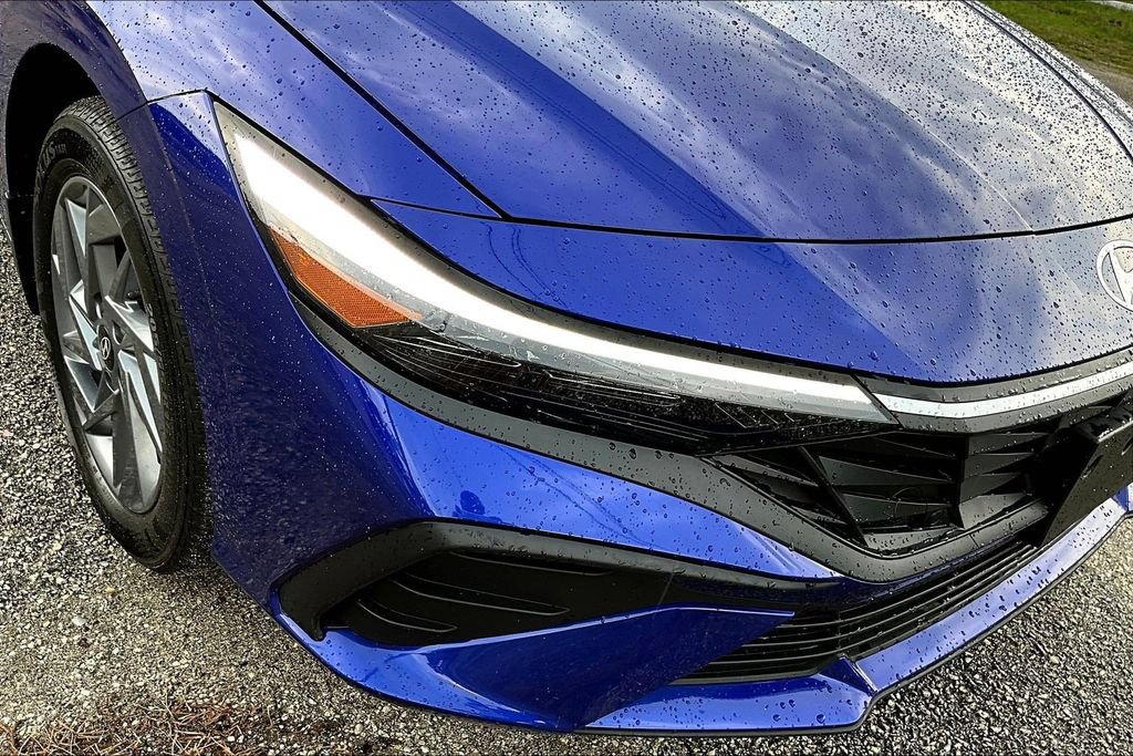 Used 2024 Hyundai Elantra Blue FWD image 34