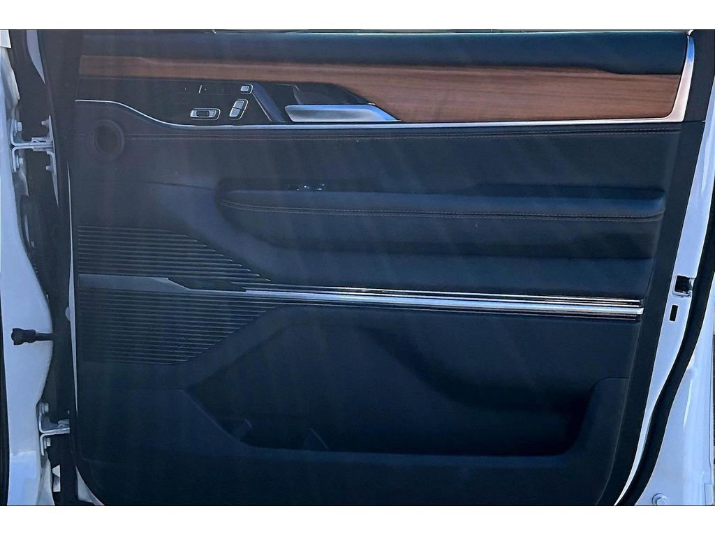 Certified 2024 Jeep Grand Wagoneer L Series III image 21