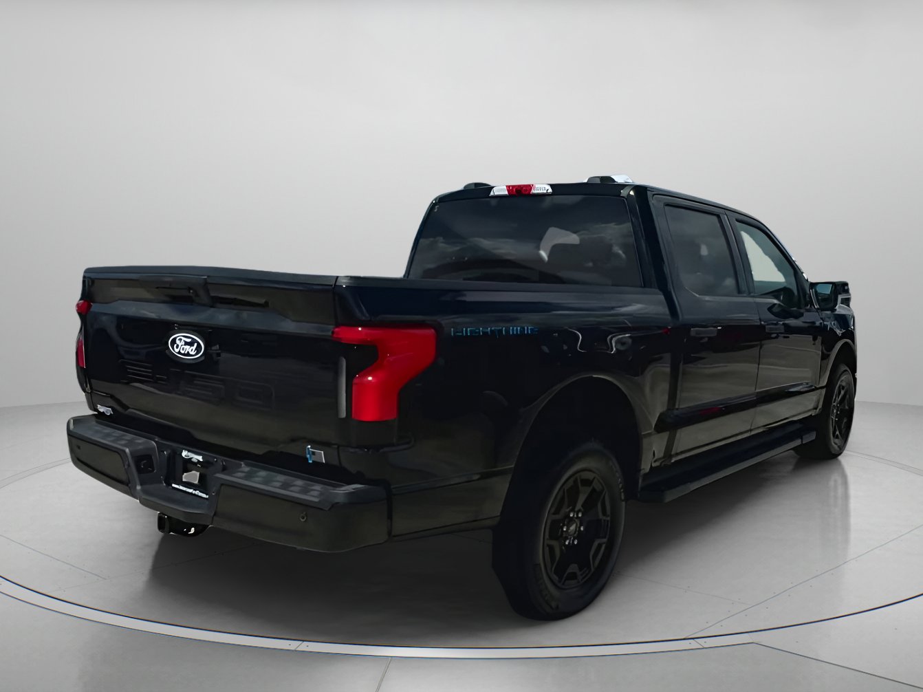 Used 2025 Ford F150 Lightning XLT image 28