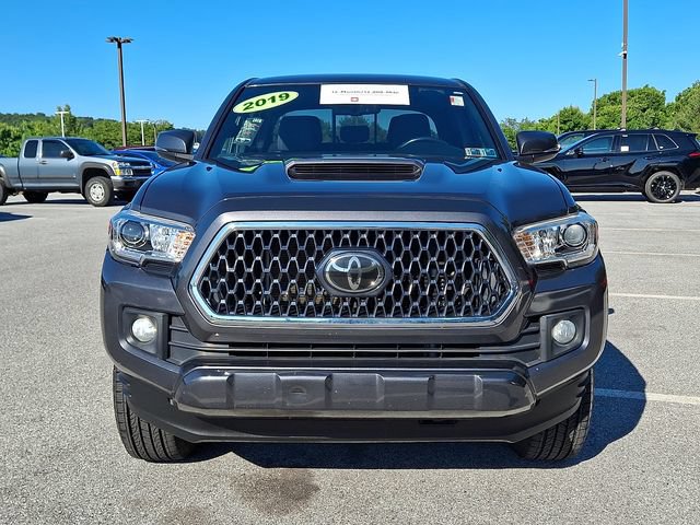 Certified 2019 Toyota Tacoma TRD Sport w/ Technology Package AWD/4WD image 2