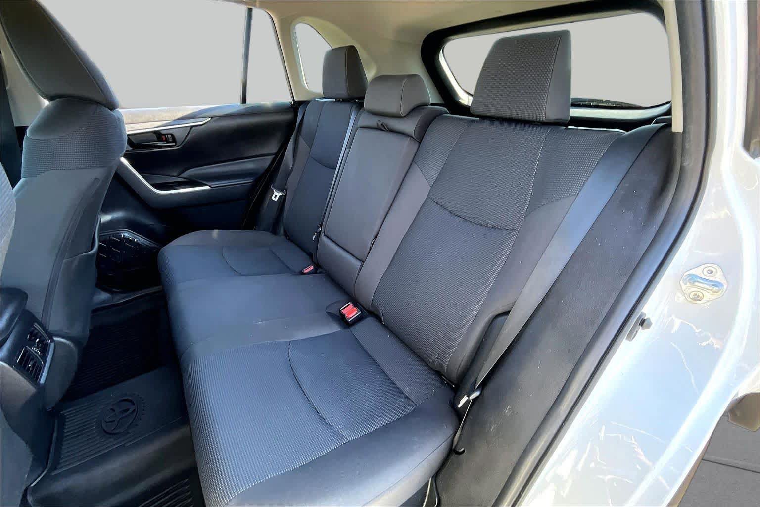 Certified 2024 Toyota RAV4 LE AWD/4WD image 20