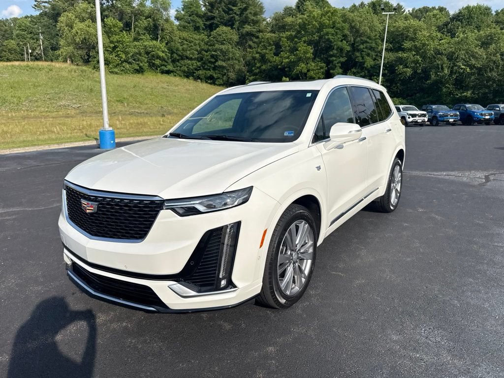 Used 2023 Cadillac XT6 Premium Luxury w/ Technology Package AWD/4WD image 4