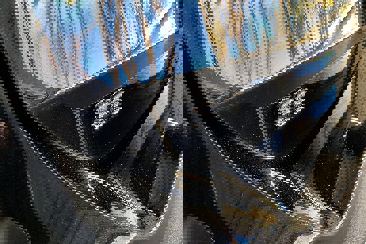 Used 2025 Volkswagen Tiguan SE image 11