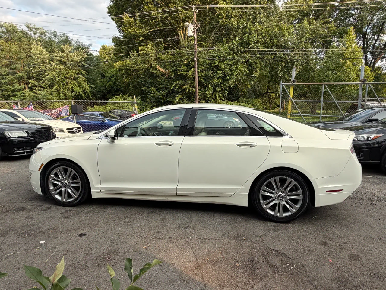 Used 2013 Lincoln MKZ FWD image 8