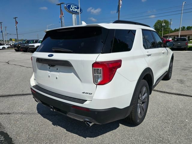 Used 2022 Ford Explorer XLT w/ Equipment Group 202A image 3