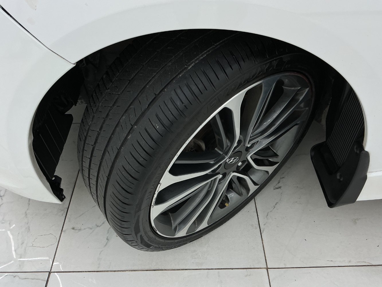 Used 2016 Hyundai Veloster Turbo FWD image 40