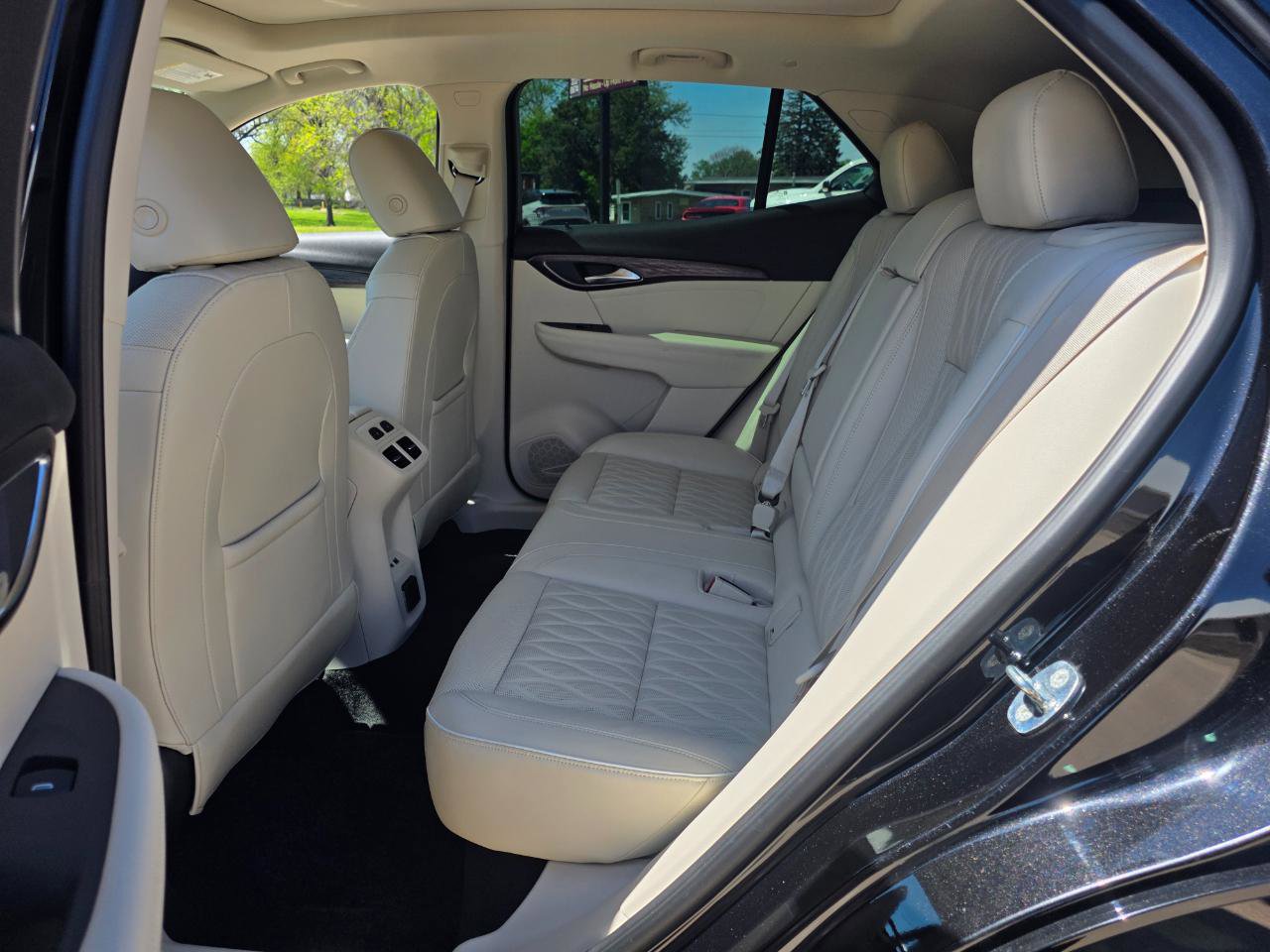 Used 2021 Buick Envision Avenir w/ Technology Package II image 14