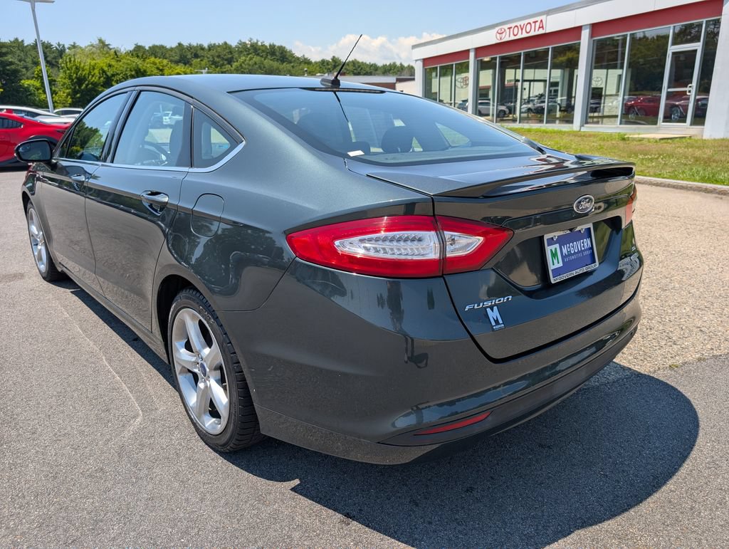 Used 2015 Ford Fusion SE w/ Equipment Group 201A FWD image 3