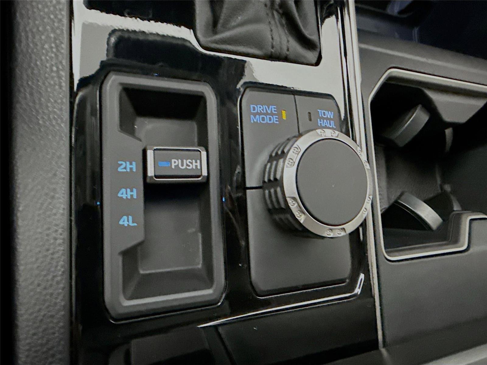 Used 2022 Toyota Tundra SR5 w/ SR5 Premium Package AWD/4WD image 27